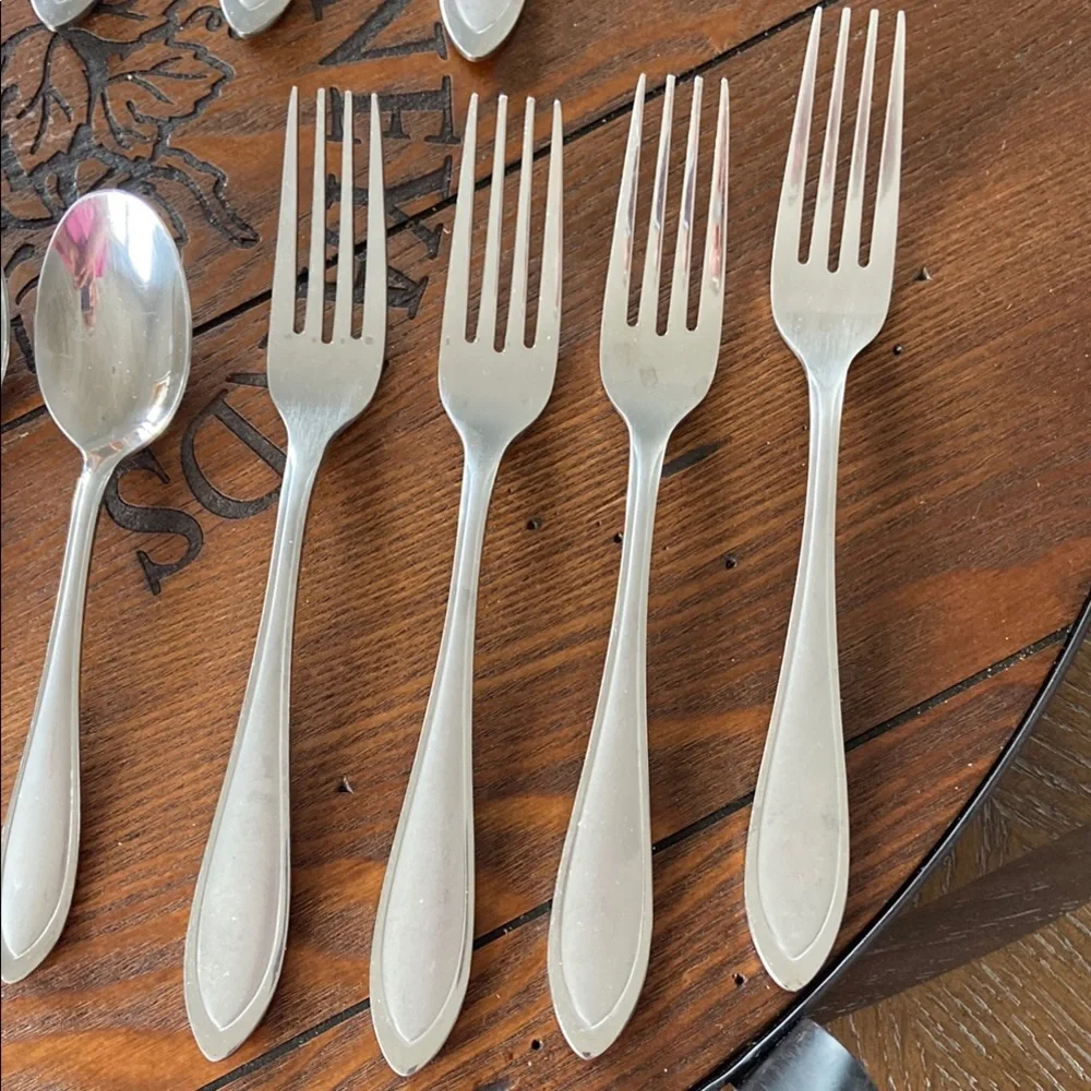 Cambridge Bayleaf Sand Flatware Set, Silver Cutlery Set 18 piece